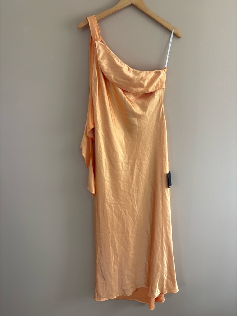 Lulu's Satin One-Shoulder Midi Dress in Champagne Gold - Picture 4 of 9